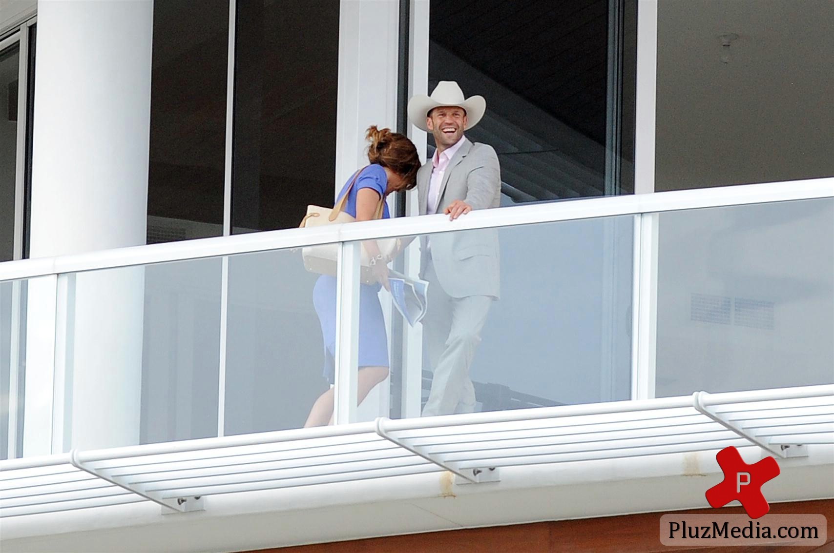 Jennifer Lopez and Jason Statham on the set of their upcoming movie Parker | Picture 83470